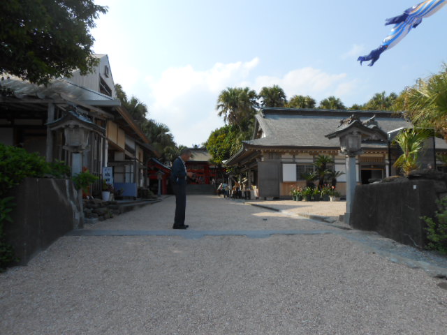 青島神社へ