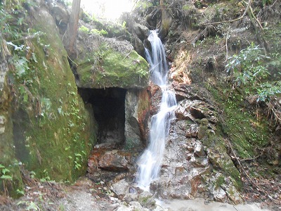 金仙滝と霊窟