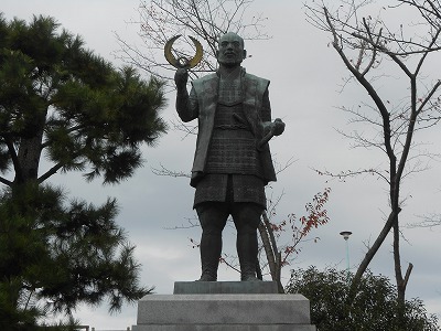 浜松城公園　若き日の徳川家康像